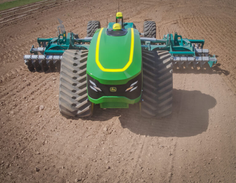 3 John-Deere_Autonomous_electric_tractor (1)