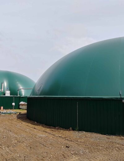 Zakrytí koncových skladů digestátu zvyšuje objem bioplynu použitelný pro flexibilní provoz. Foto archiv Adam Moravec