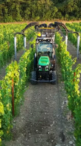 DF_5_DS_TTV_-_Smart_Vineyard_Tractor_pic_ok