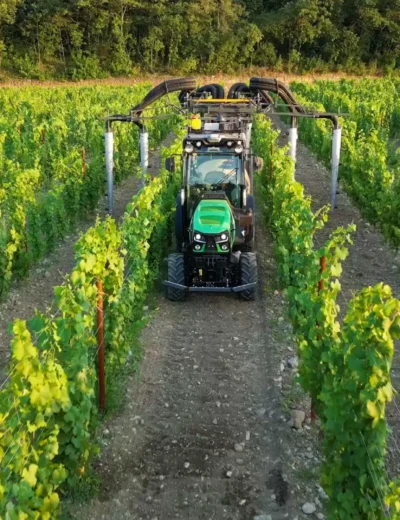 DF_5_DS_TTV_-_Smart_Vineyard_Tractor_pic_ok