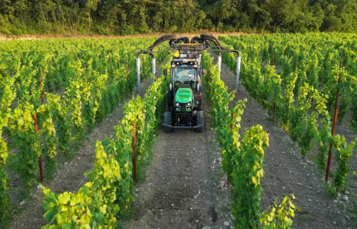 DF_5_DS_TTV_-_Smart_Vineyard_Tractor_pic_ok