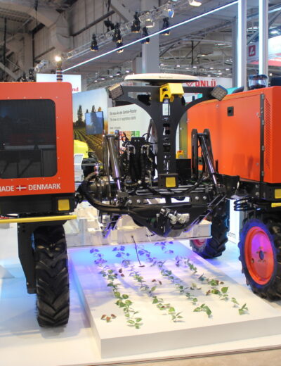 Kubota Robot 01b