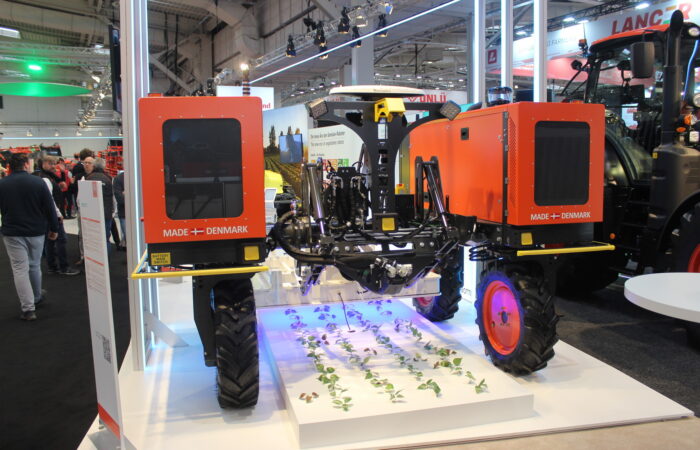 Kubota Robot 01b