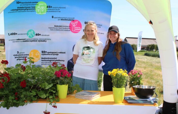 Ing. Helena Bochová a Ing. Markéta Vlachová ve stánku Syngenta Biologicals Foto Barbora Venclová